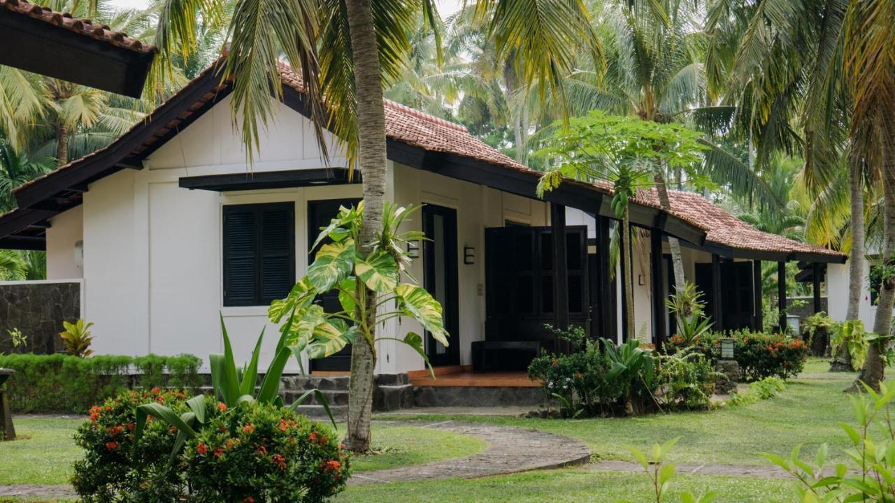 Grand Elty Krakatoa Hotel Kalianda Exterior photo