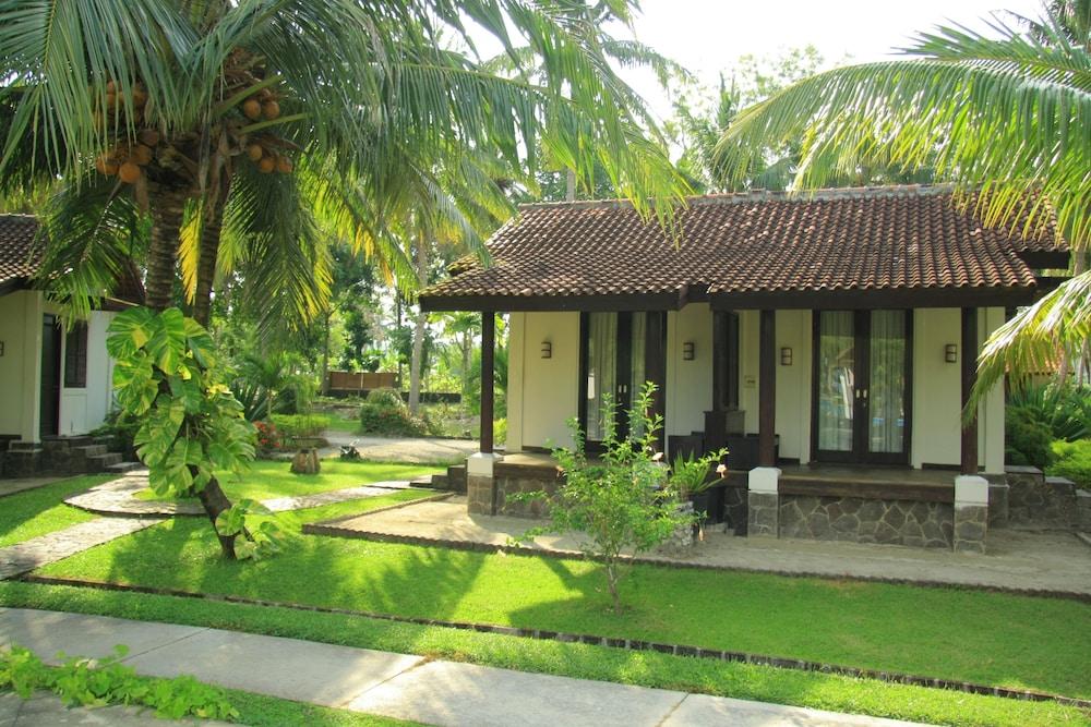 Grand Elty Krakatoa Hotel Kalianda Exterior photo