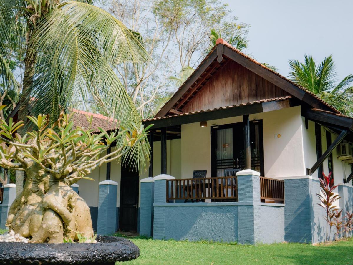 Grand Elty Krakatoa Hotel Kalianda Exterior photo