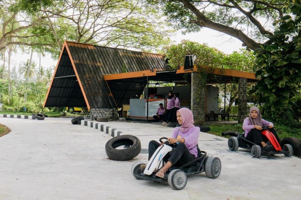 Grand Elty Krakatoa Hotel Kalianda Exterior photo