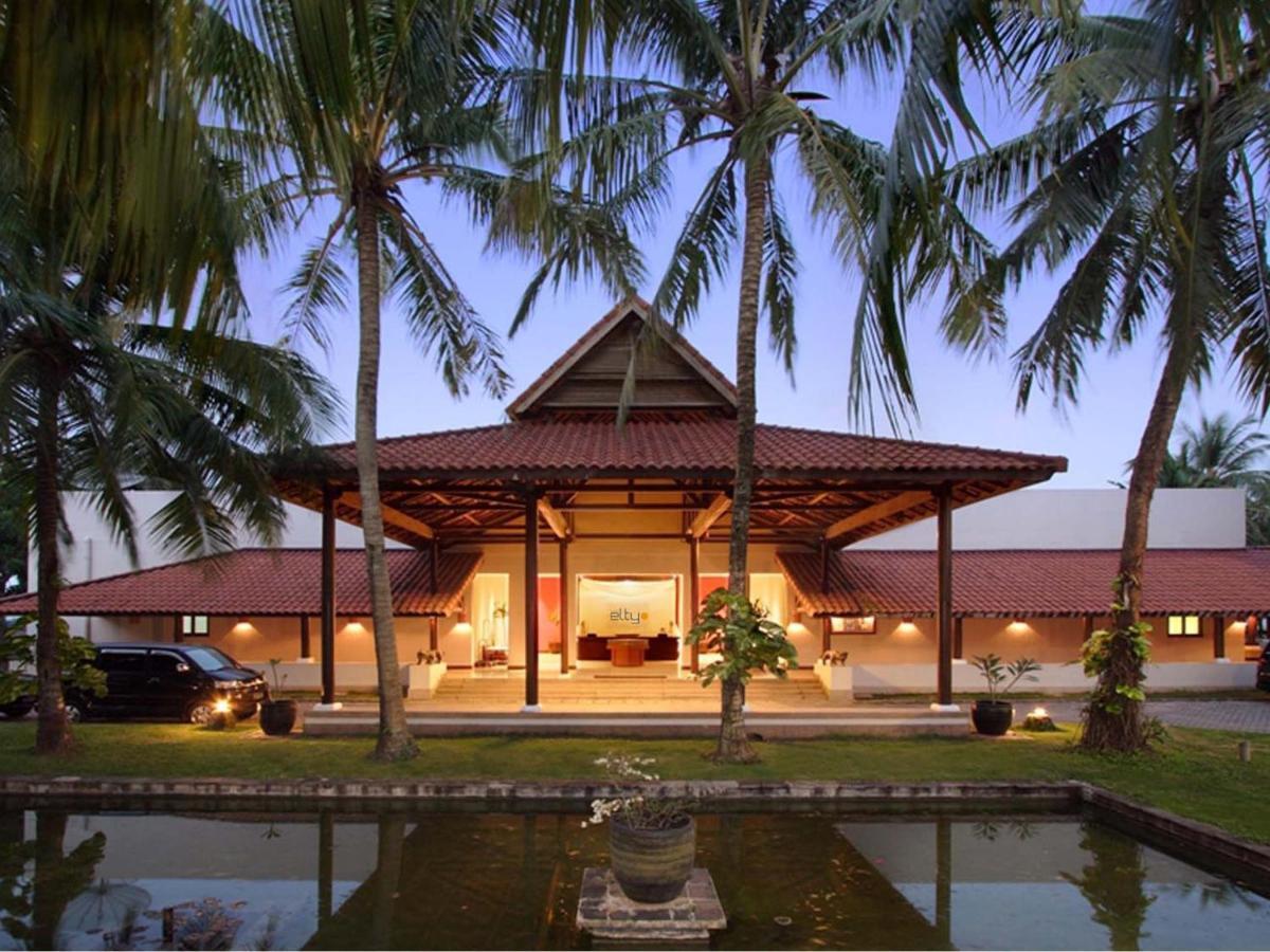 Grand Elty Krakatoa Hotel Kalianda Exterior photo